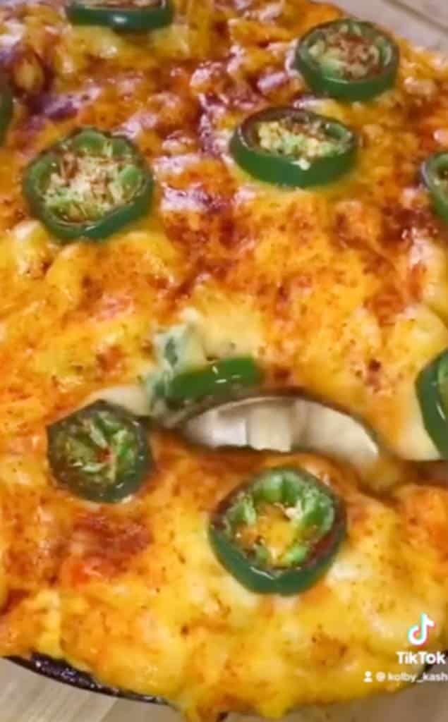 close up view of jalapeno mac and cheese